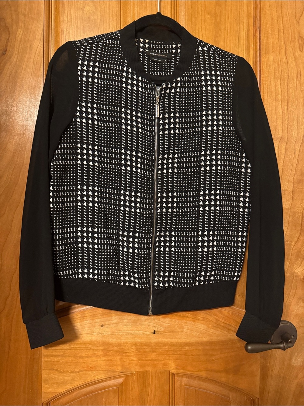 BCBG Max Azria Houndstooth Zip-Up Blouse w Sheer Sleeves Black White Size M EUC